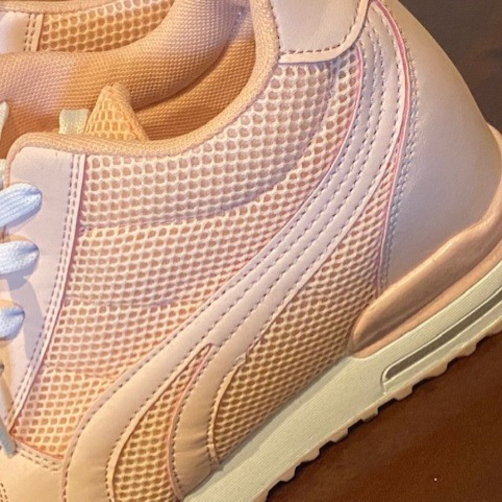 Tennis Shoe, Light Pink, Size 9, Aonegold style